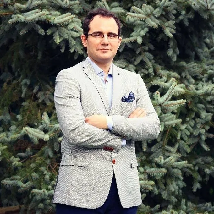 Dr. Cem Arslan