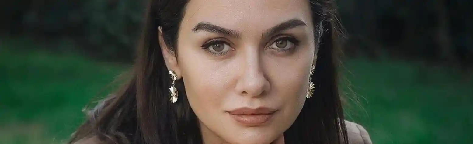 Birce Akalay: A Beautiful And Talented Woman With A Crown